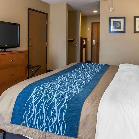 Comfort Inn & Suites Napoleon Bagian luar foto