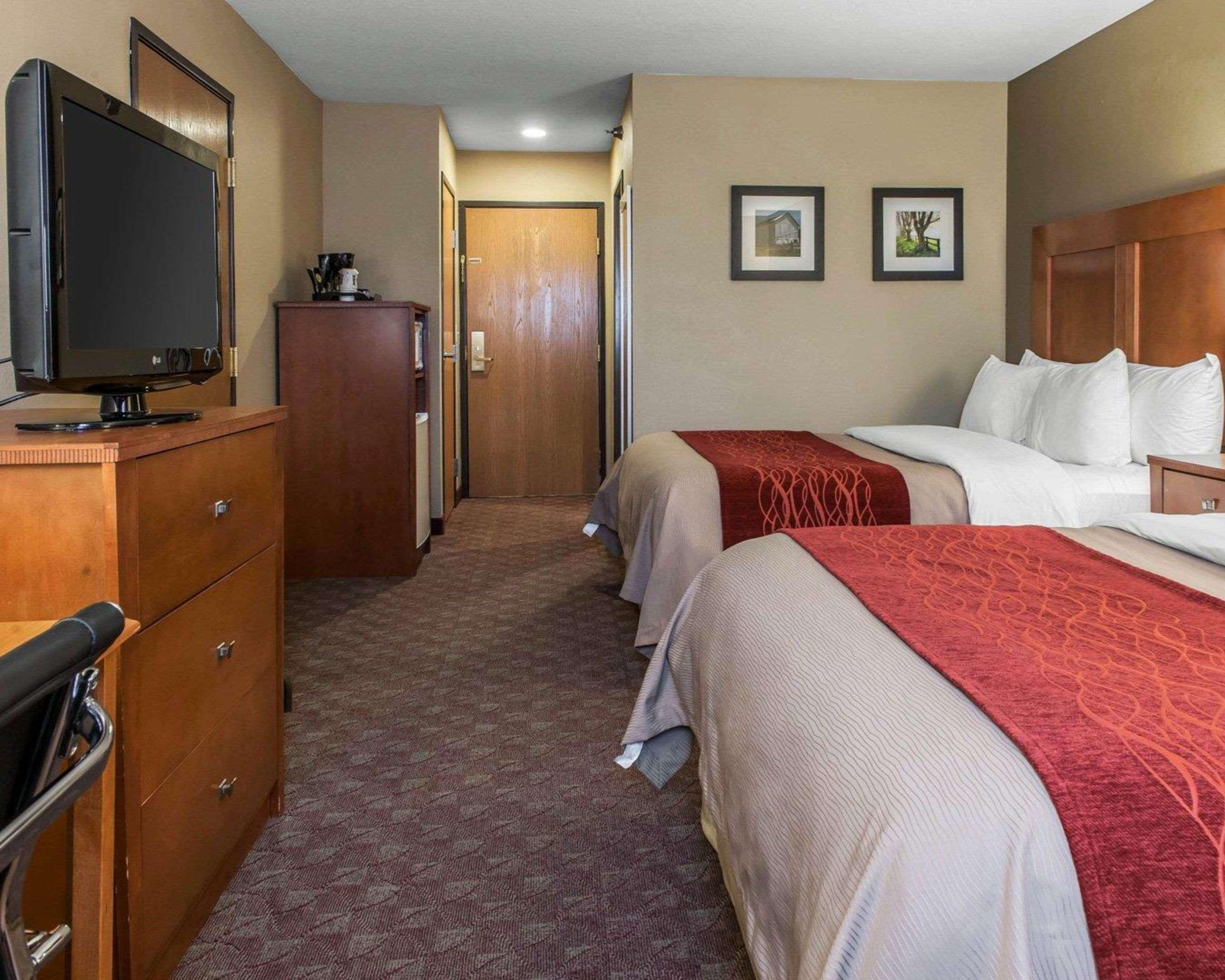Comfort Inn & Suites Napoleon Bagian luar foto