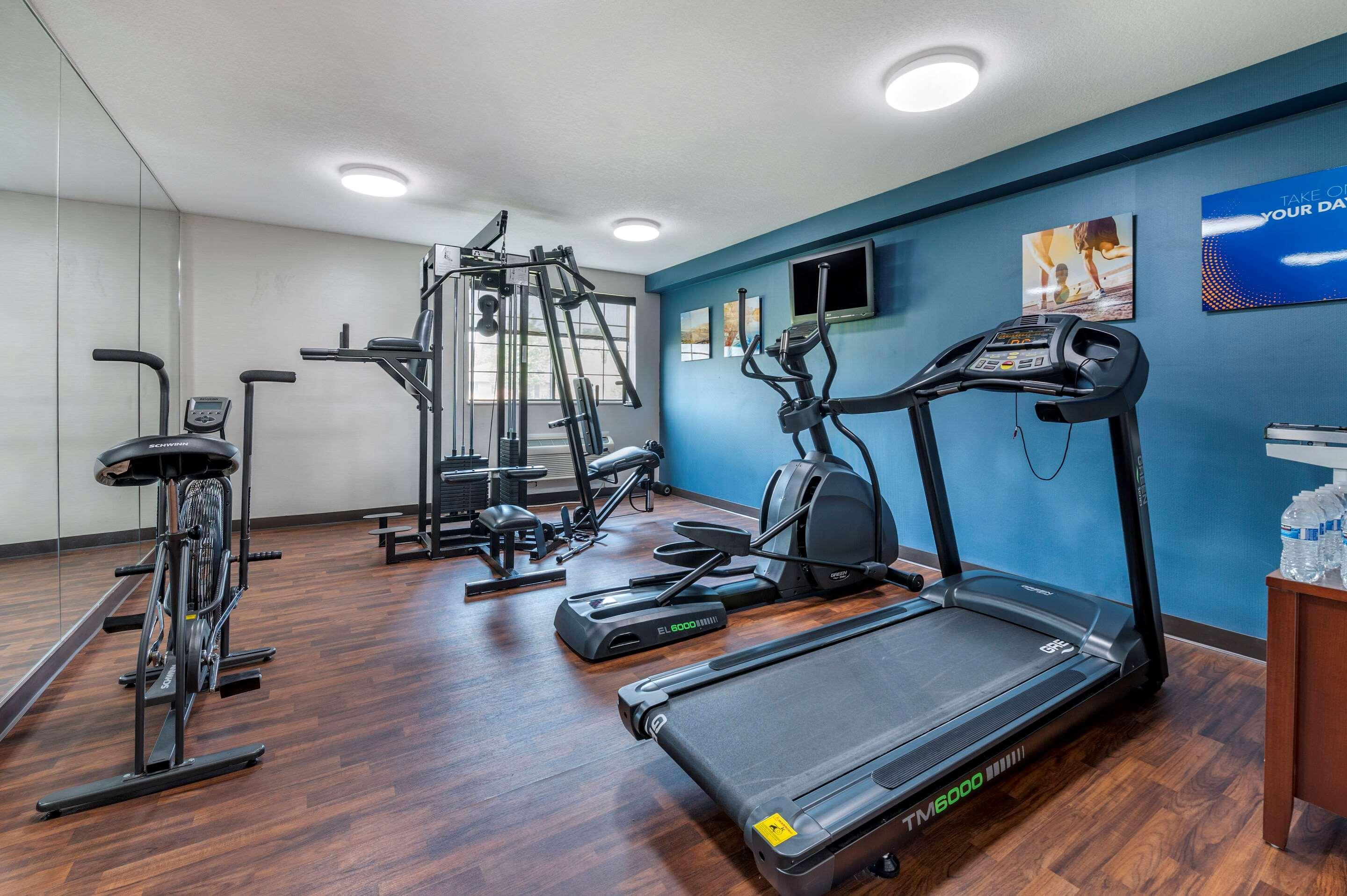Comfort Inn & Suites Napoleon Bagian luar foto