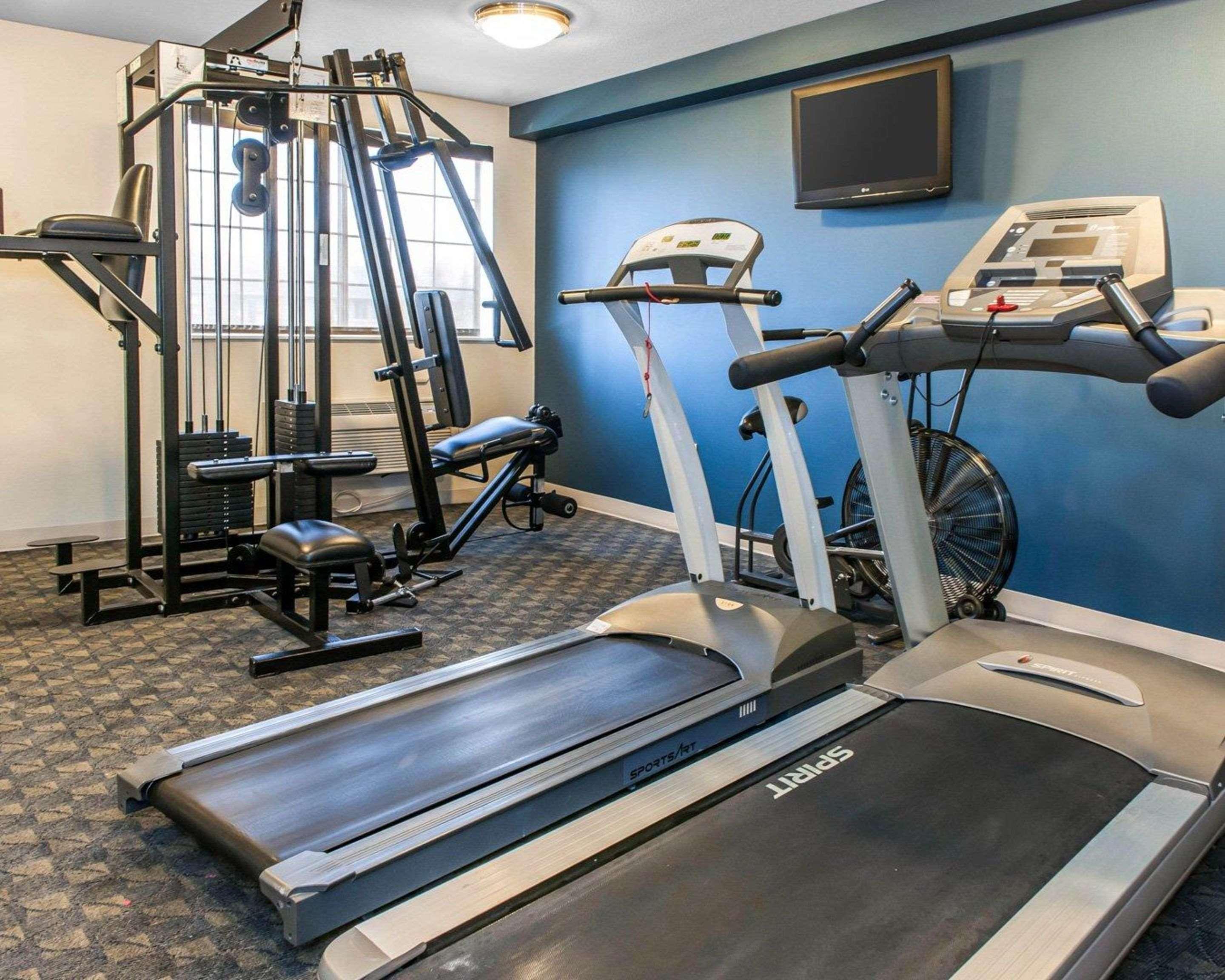 Comfort Inn & Suites Napoleon Bagian luar foto