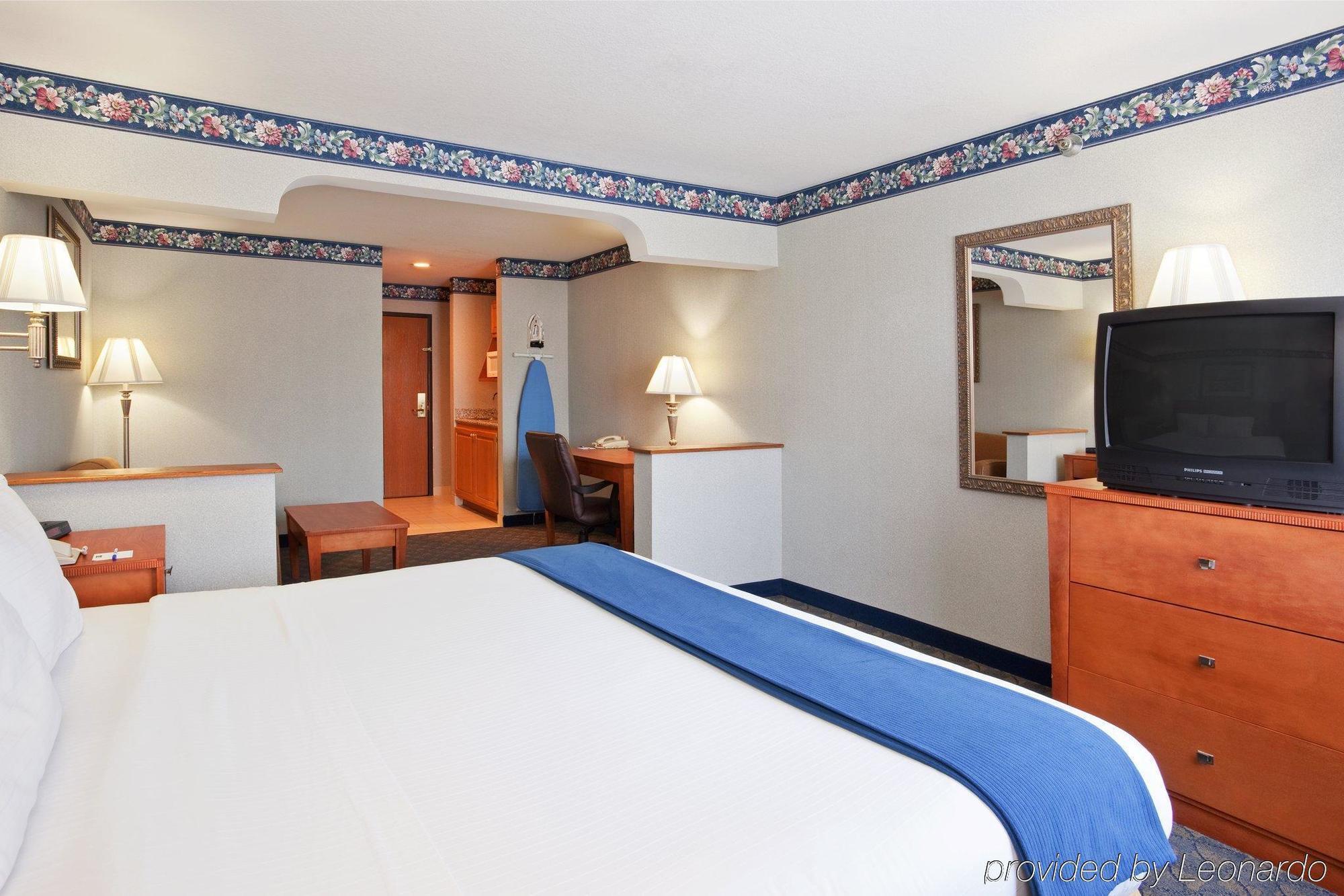 Comfort Inn & Suites Napoleon Ruang foto