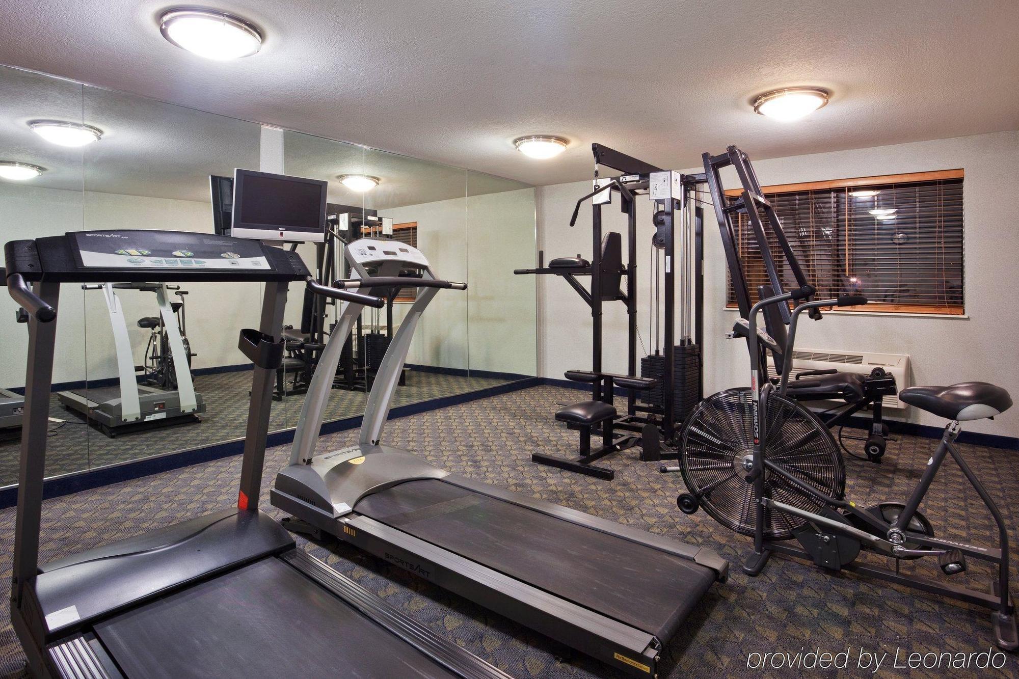 Comfort Inn & Suites Napoleon Bagian luar foto