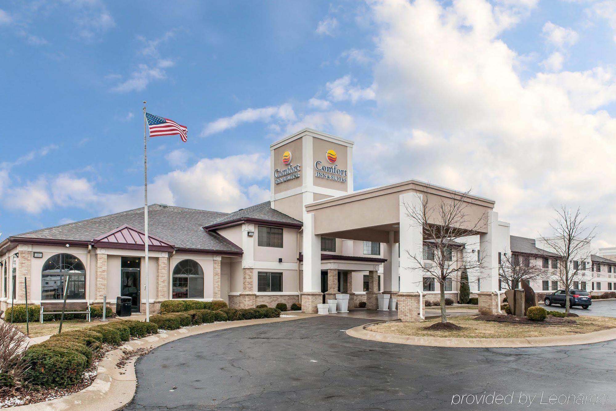 Comfort Inn & Suites Napoleon Bagian luar foto